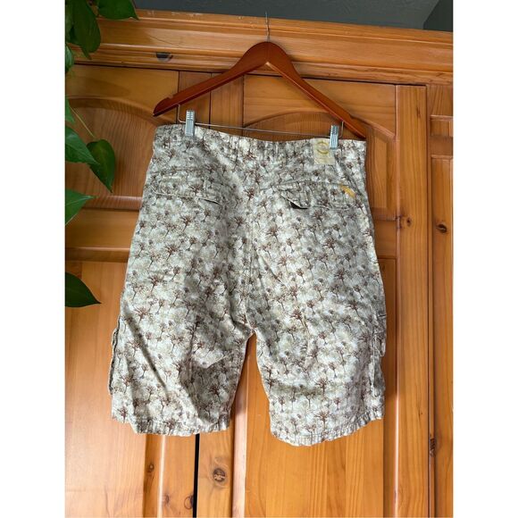 LRG  unique print of trees or branches Cargo Short SZ 34 - Picture 5 of 10